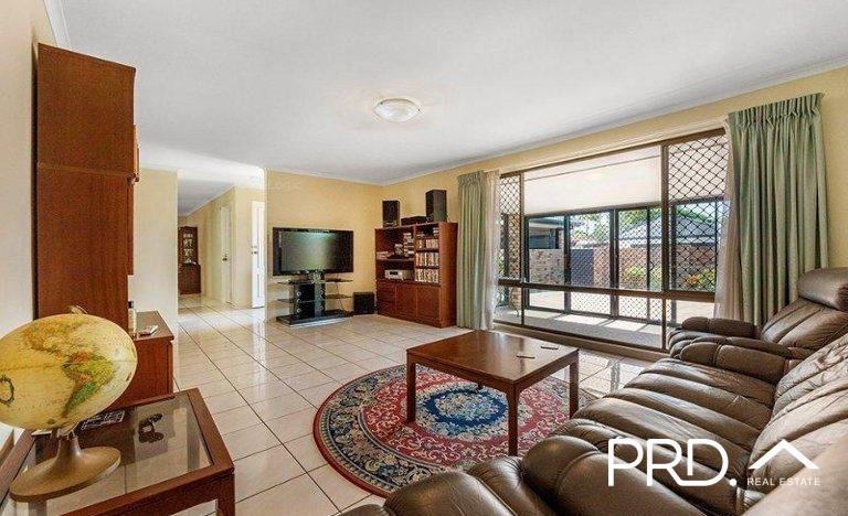 17 Tekapo Street BROADBEACH WATERS 3