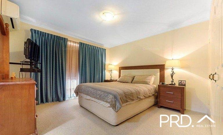 17 Tekapo Street BROADBEACH WATERS 5