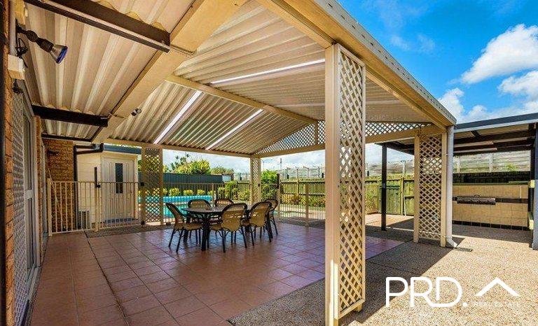 17 Tekapo Street BROADBEACH WATERS 9