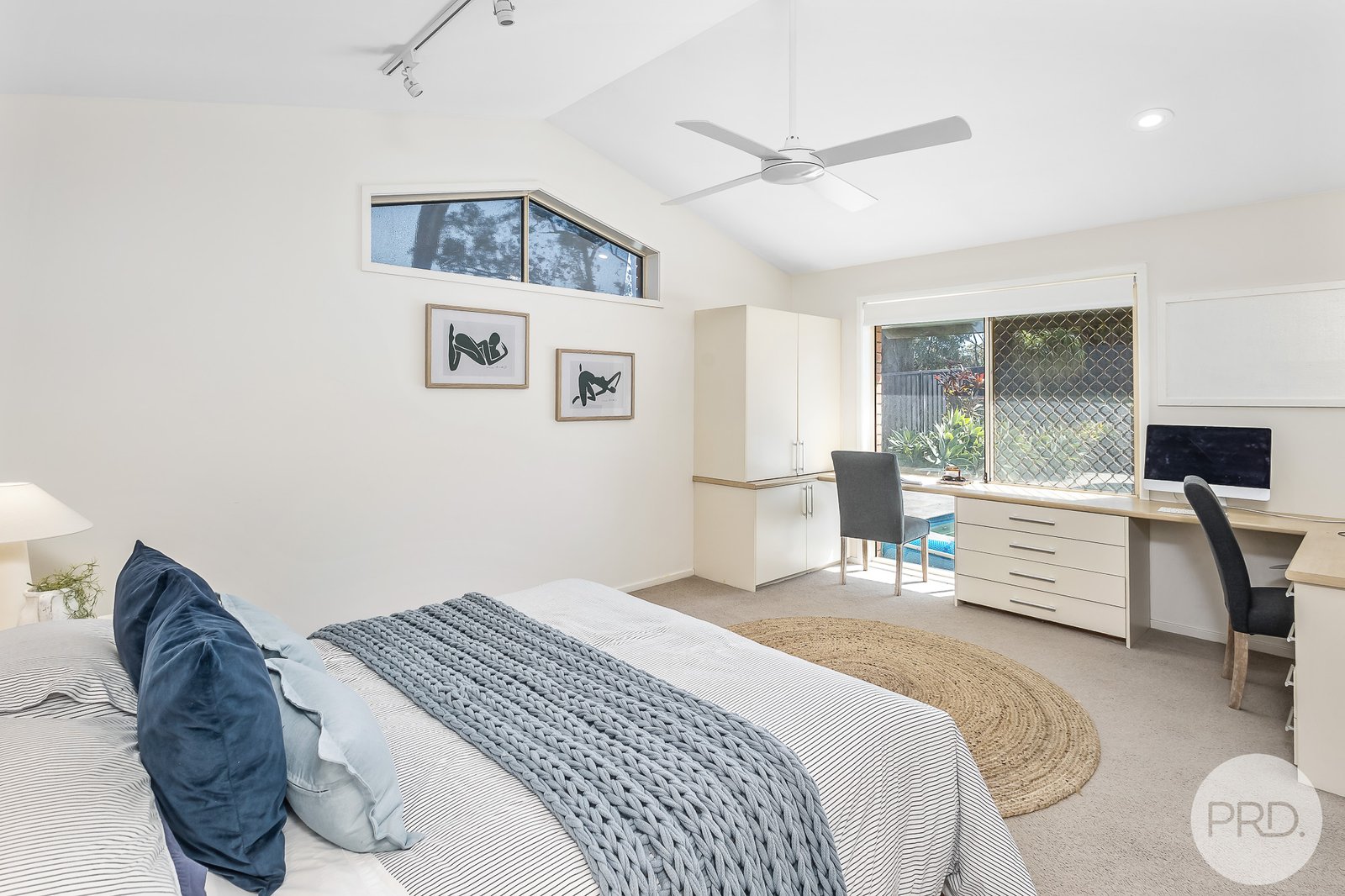 17 The Breakwater  CORLETTE 22