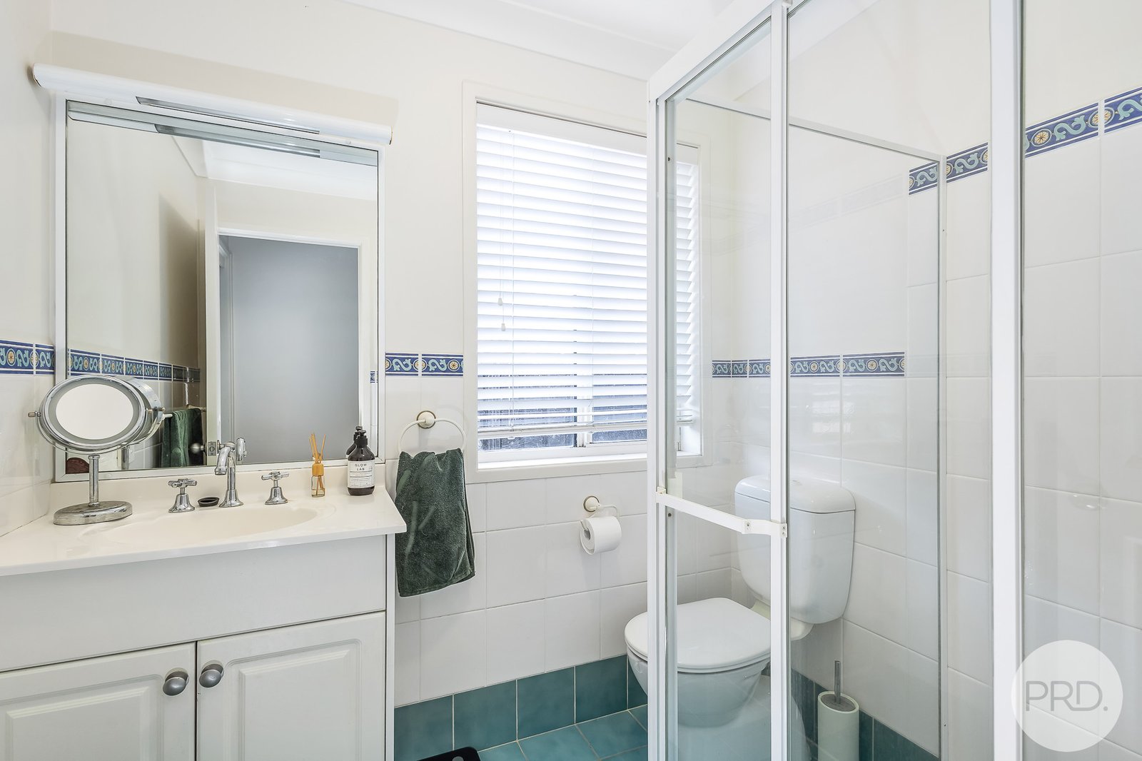 17 The Breakwater  CORLETTE 27