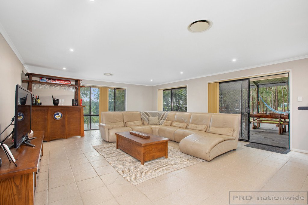 17 Thornbill Grove THORNTON 4
