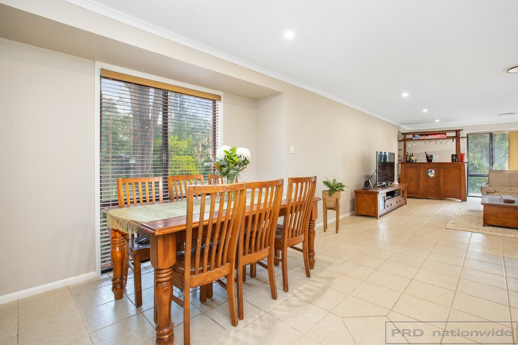 17 Thornbill Grove THORNTON 8