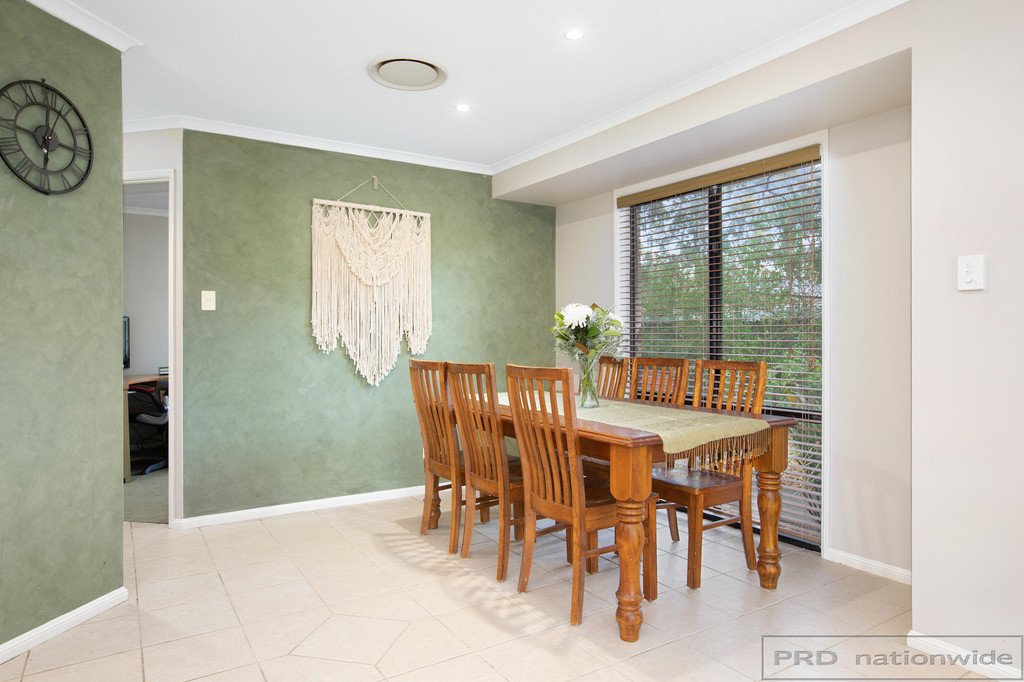 17 Thornbill Grove THORNTON 9