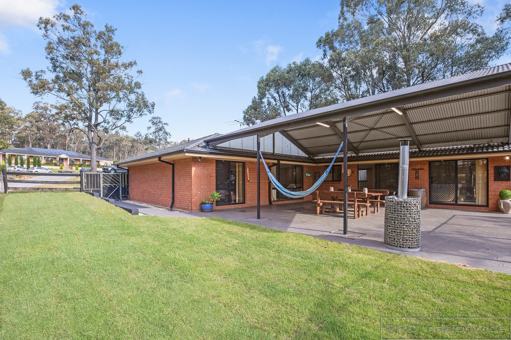 17 Thornbill Grove THORNTON 24