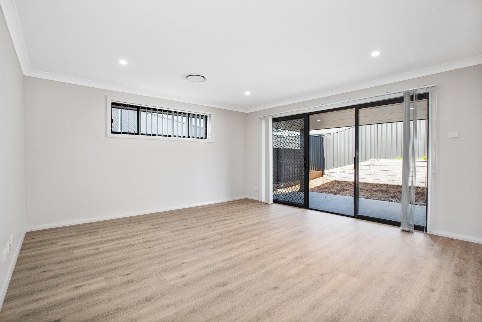 17 Thorncliffe Avenue THORNTON 5