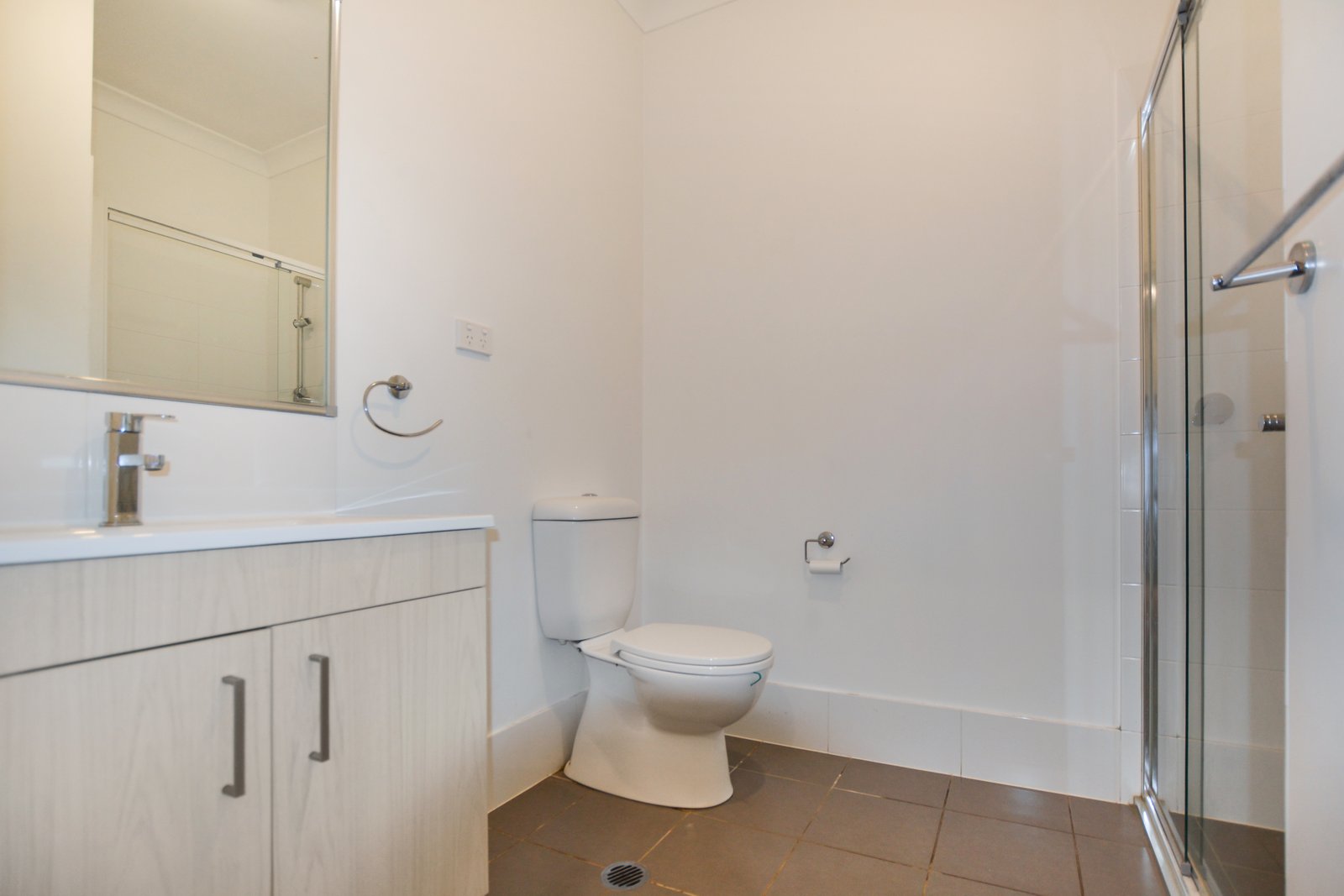 17 Thornton Dr  Penrith 5