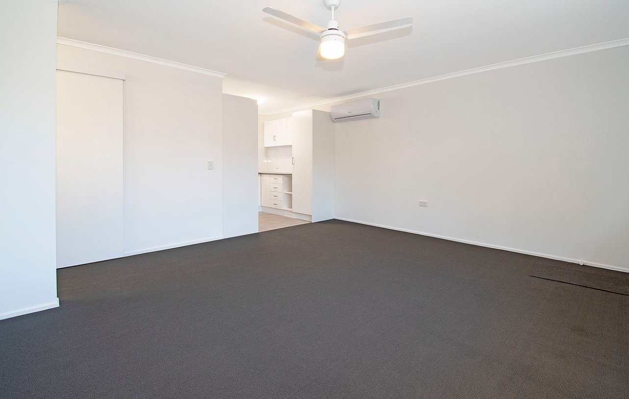 1/7 Tomkins Place SOUTHPORT 2