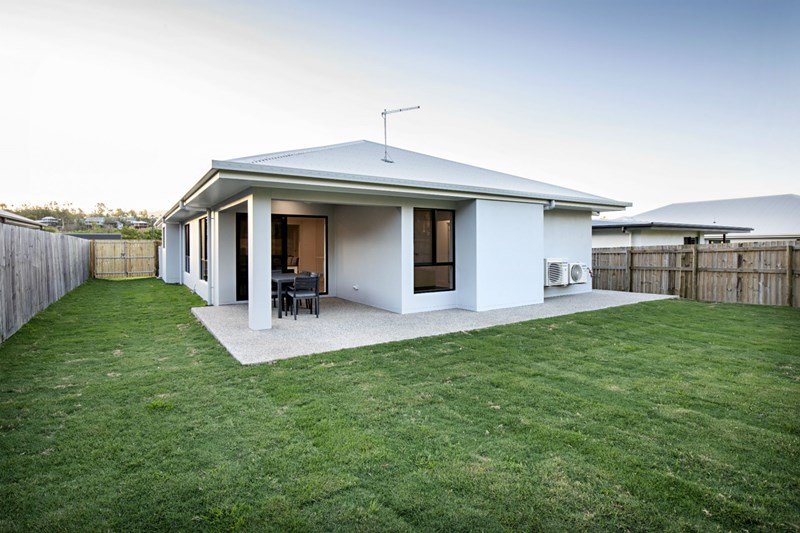 17 Trader Crescent CANNONVALE 14