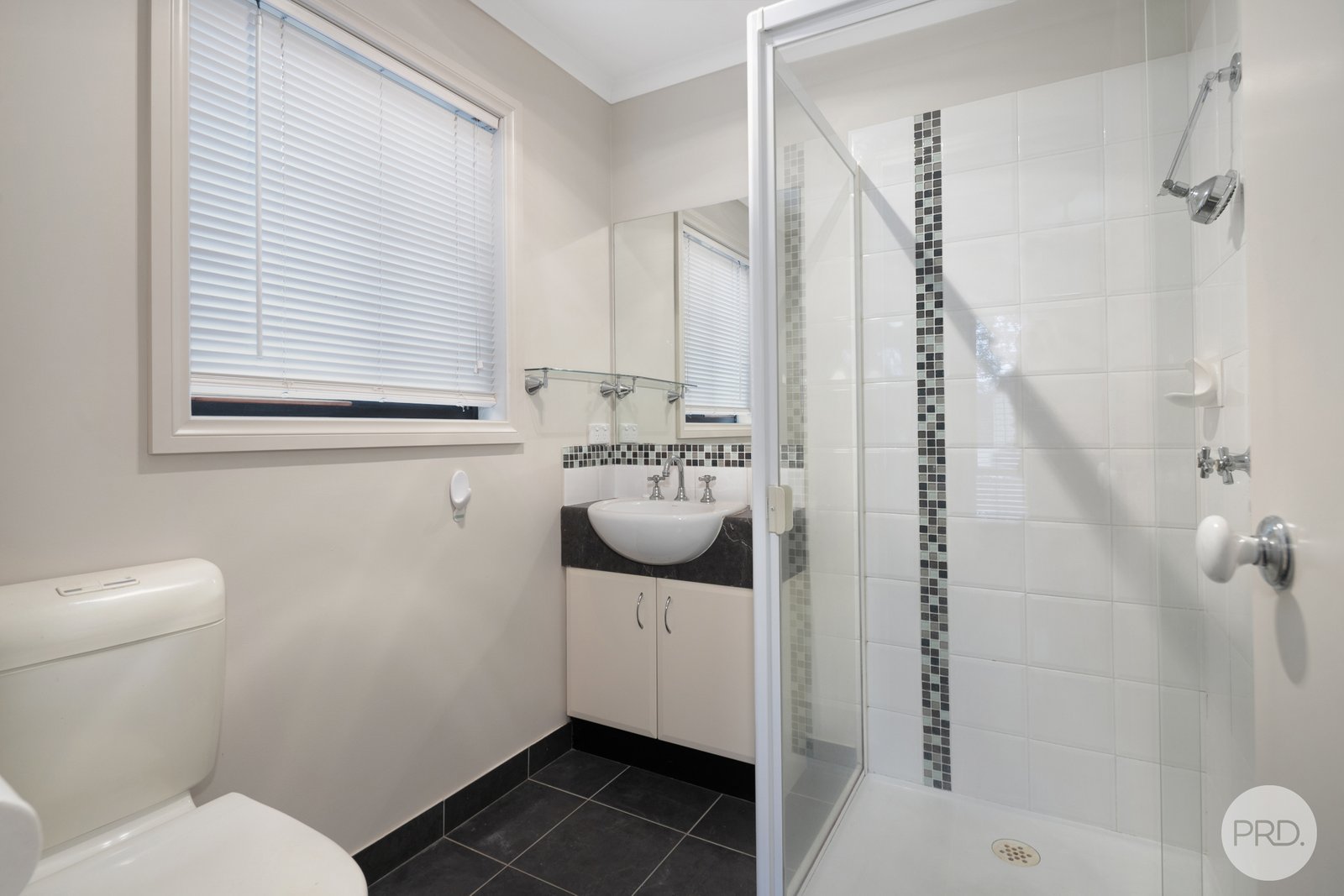 17 Tulloch Rise CANADIAN 8