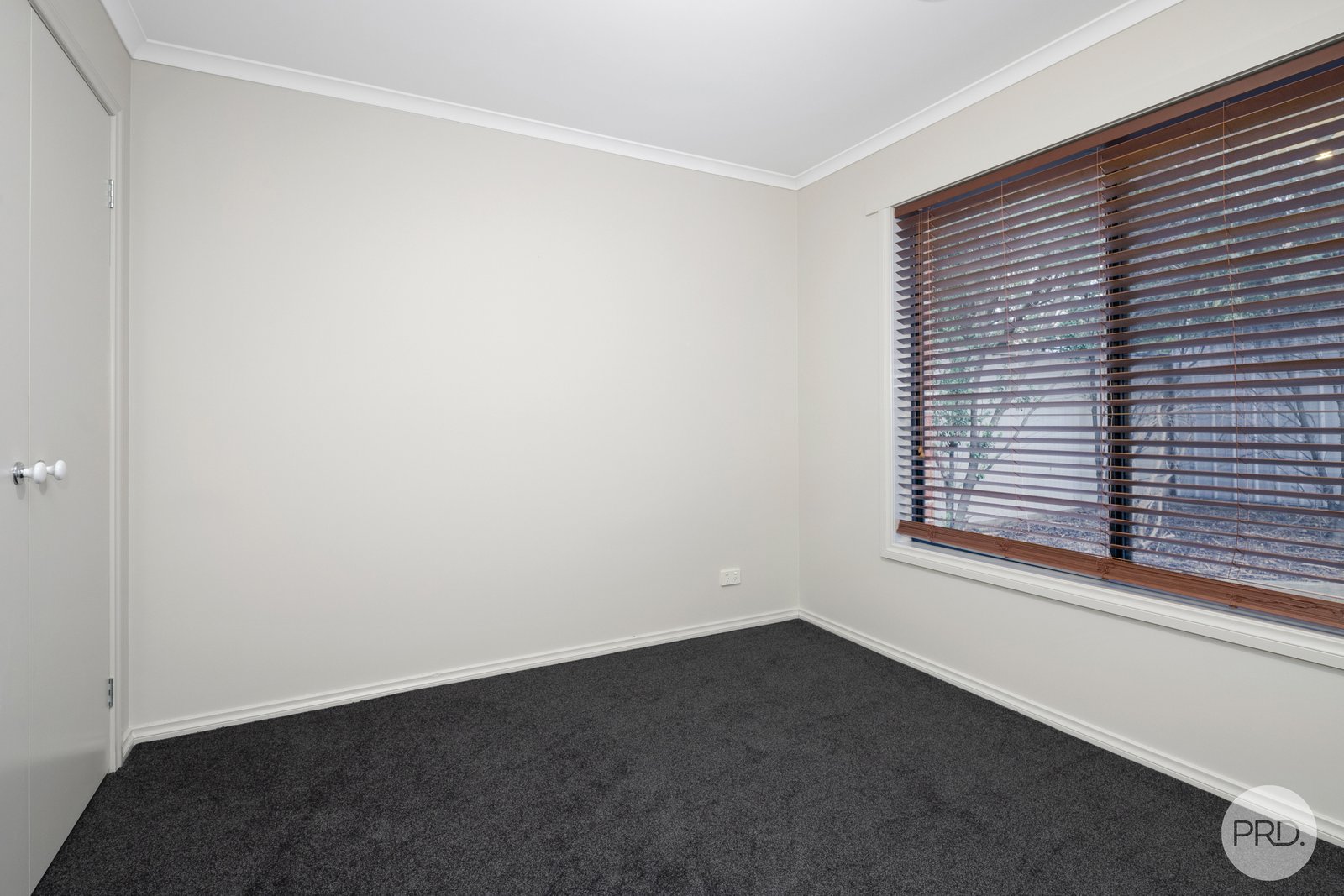 17 Tulloch Rise CANADIAN 10