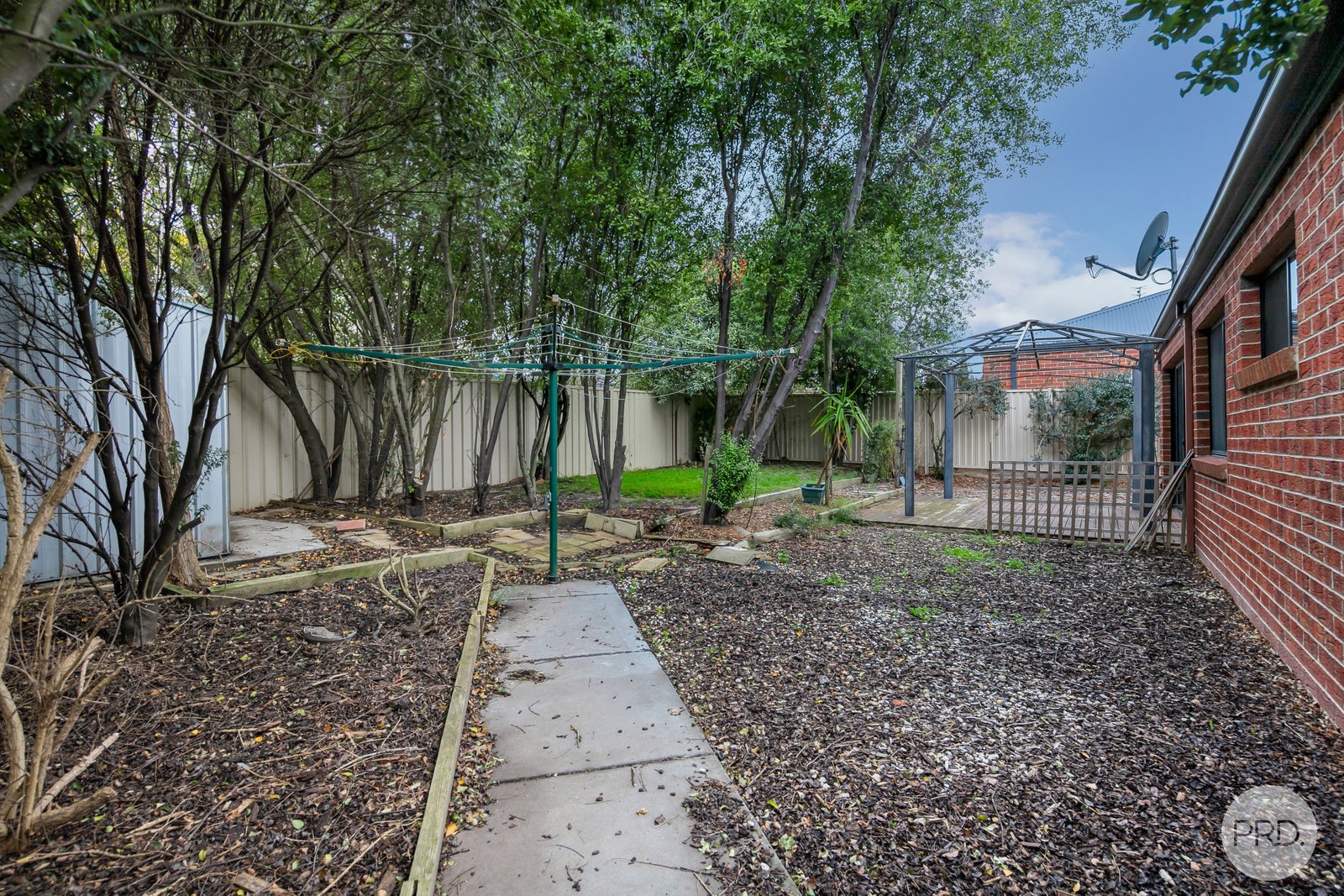 17 Tulloch Rise CANADIAN 14