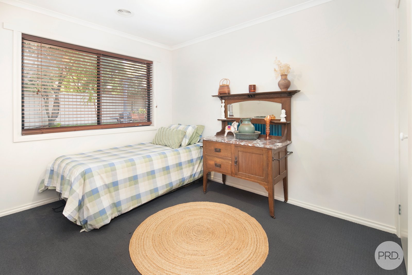 17 Tulloch Rise CANADIAN 10