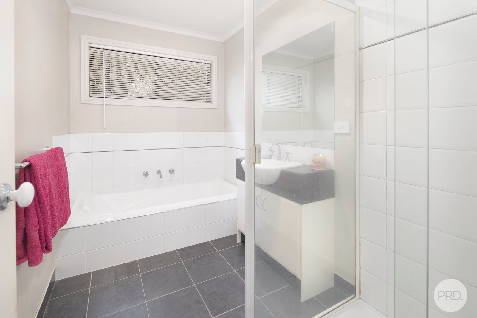 17 Tulloch Rise CANADIAN 12