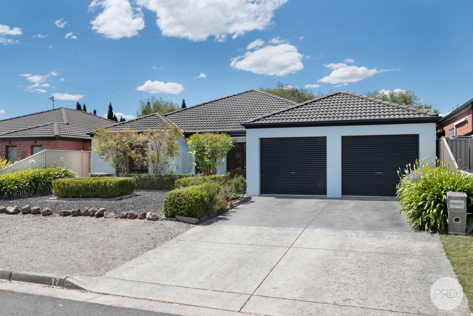17 Tulloch Rise CANADIAN 1