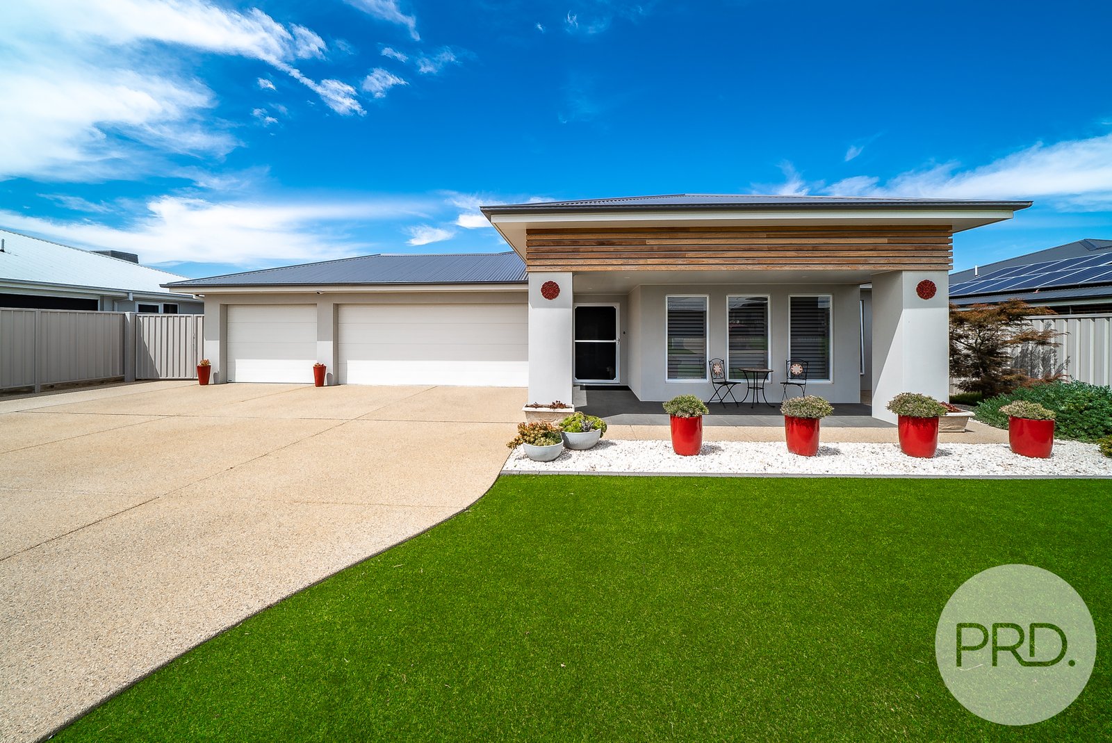 17 Turramia Crescent GOBBAGOMBALIN 1