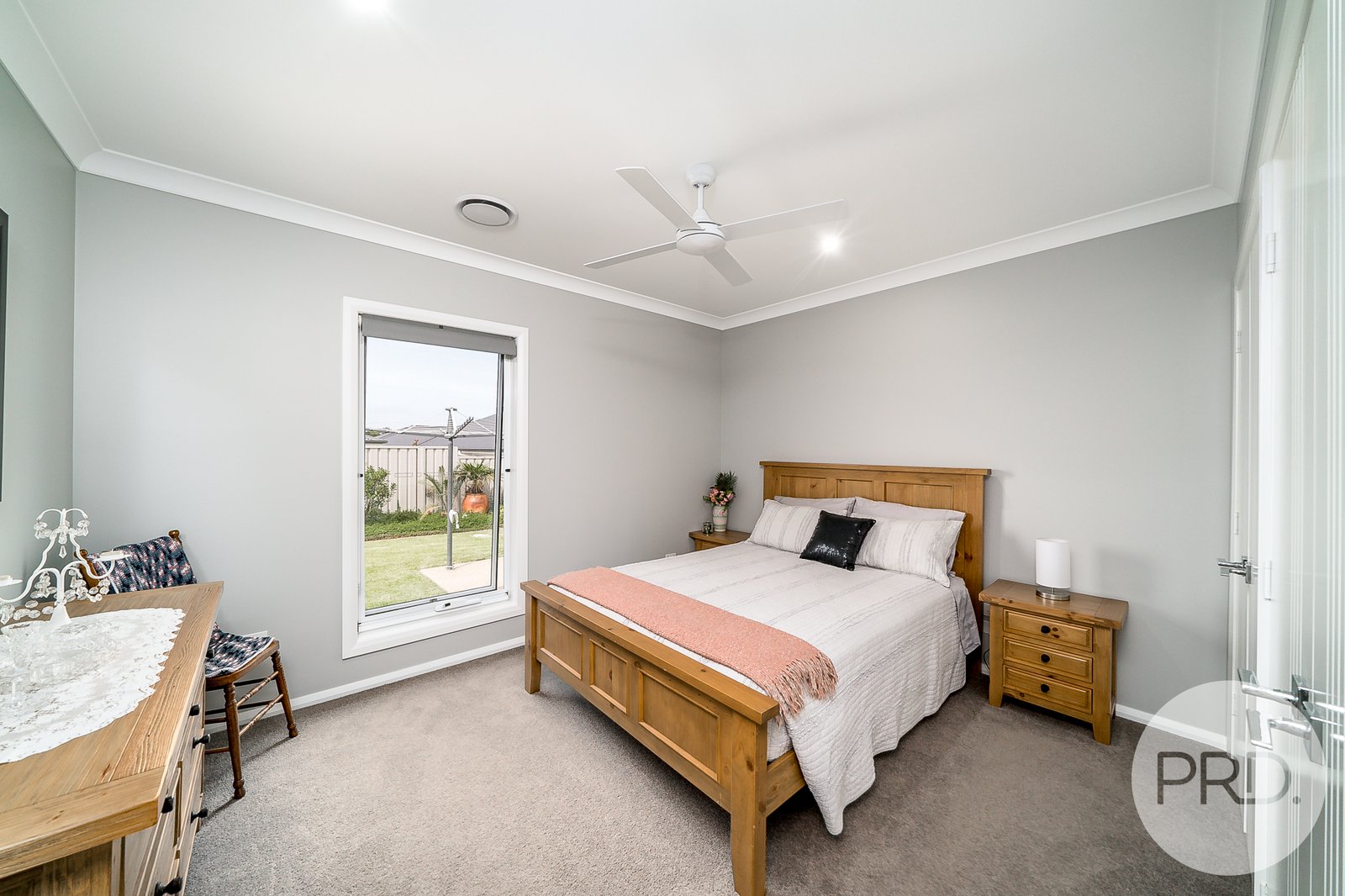 17 Turramia Crescent GOBBAGOMBALIN 12