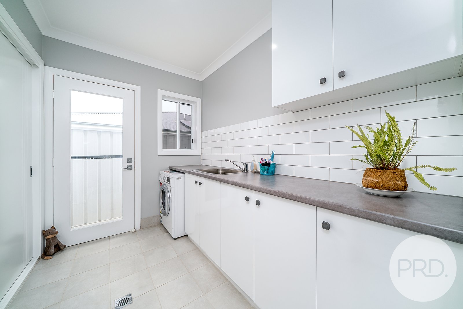 17 Turramia Crescent GOBBAGOMBALIN 15