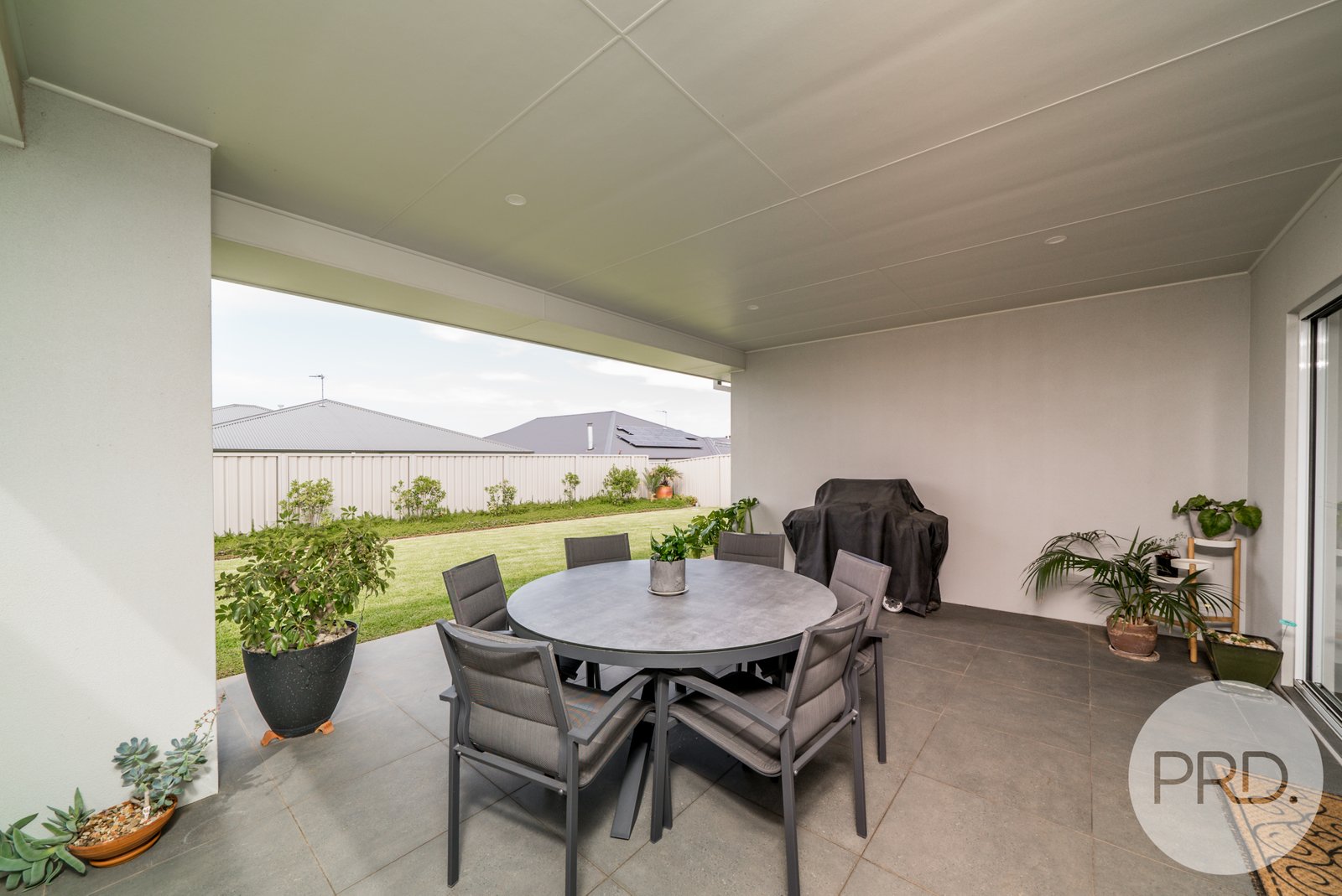 17 Turramia Crescent GOBBAGOMBALIN 16