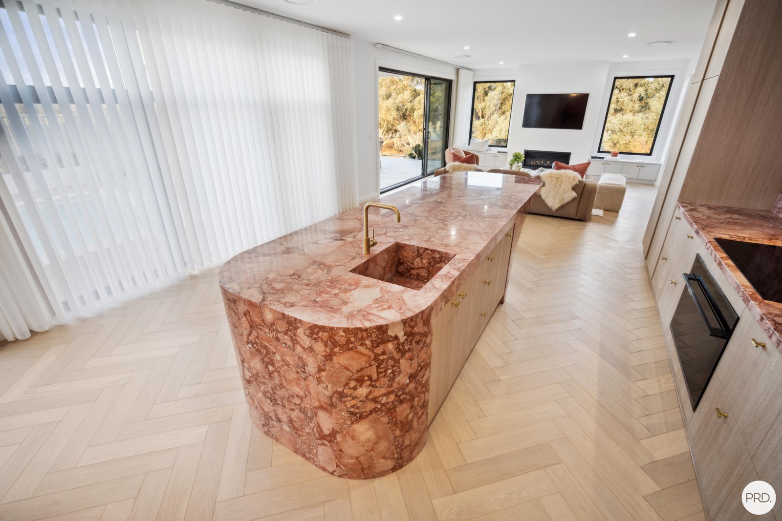 17 Unaipon Street LLOYD 10