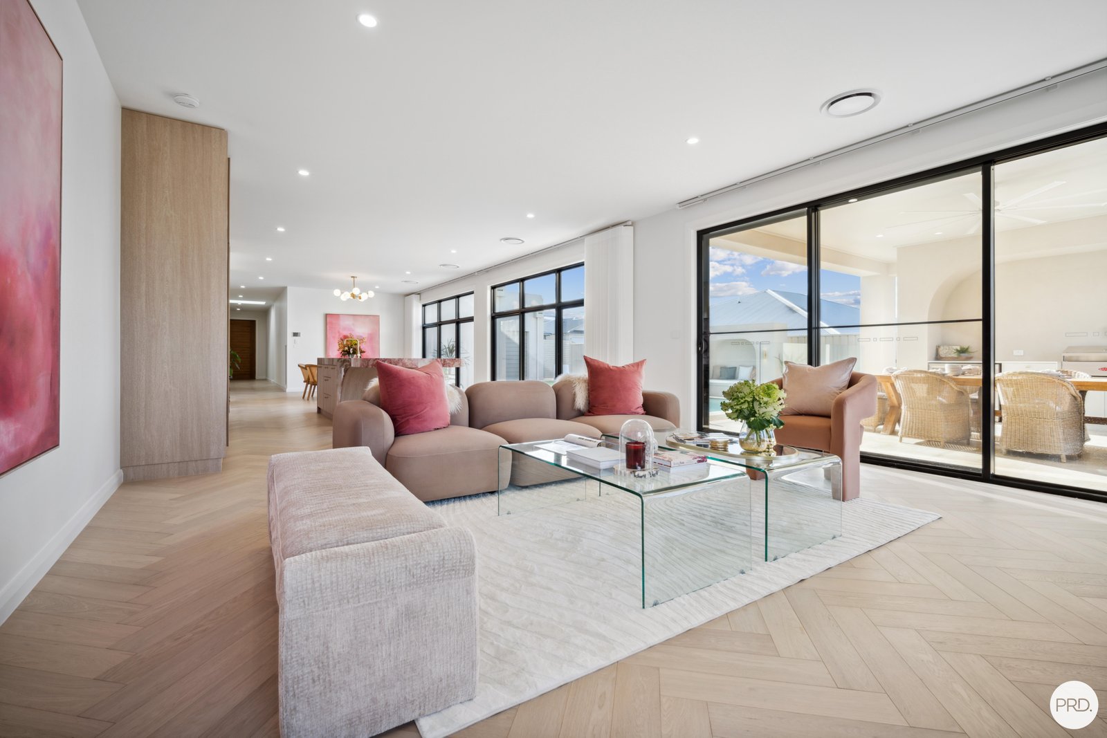 17 Unaipon Street LLOYD 14