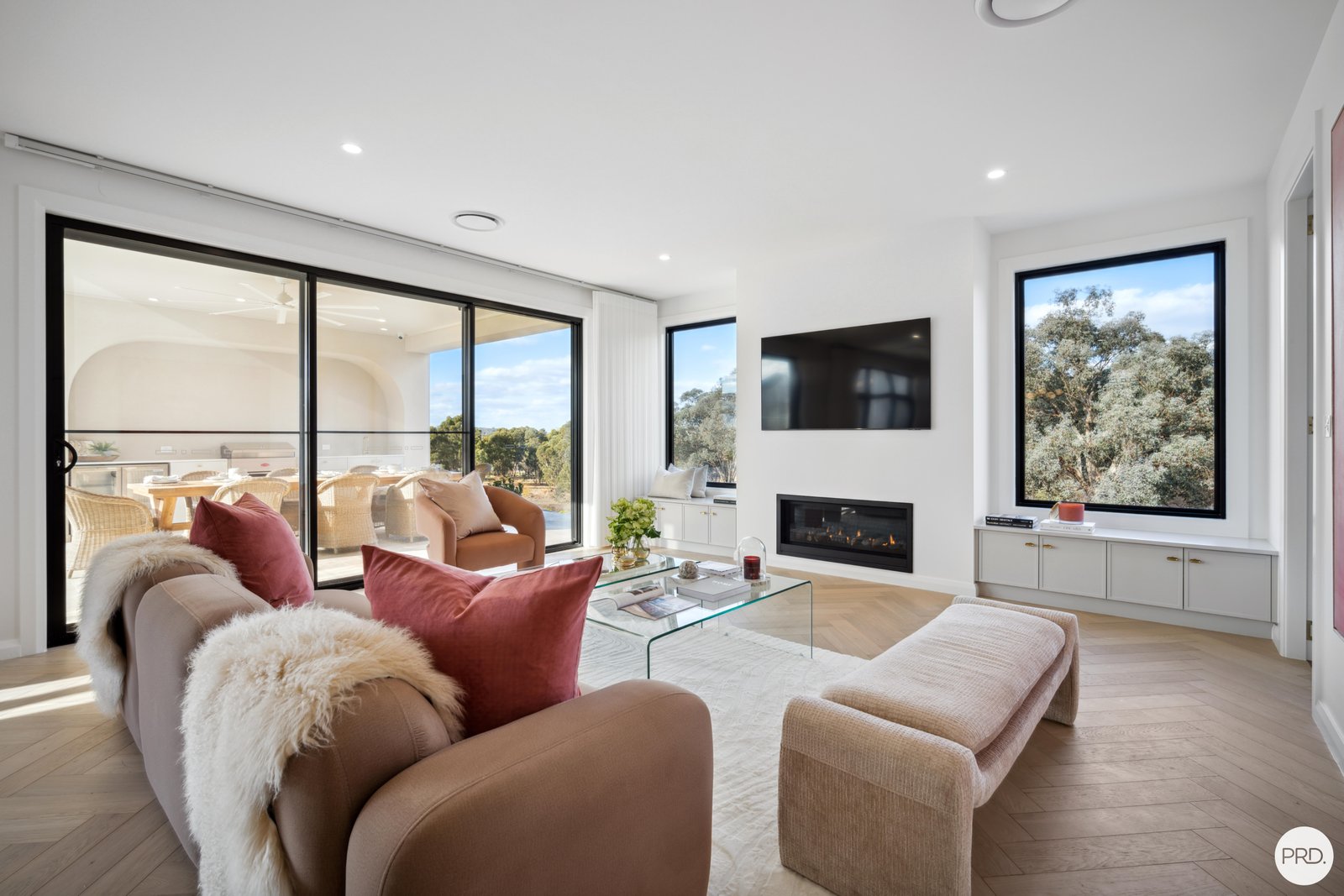 17 Unaipon Street LLOYD 15