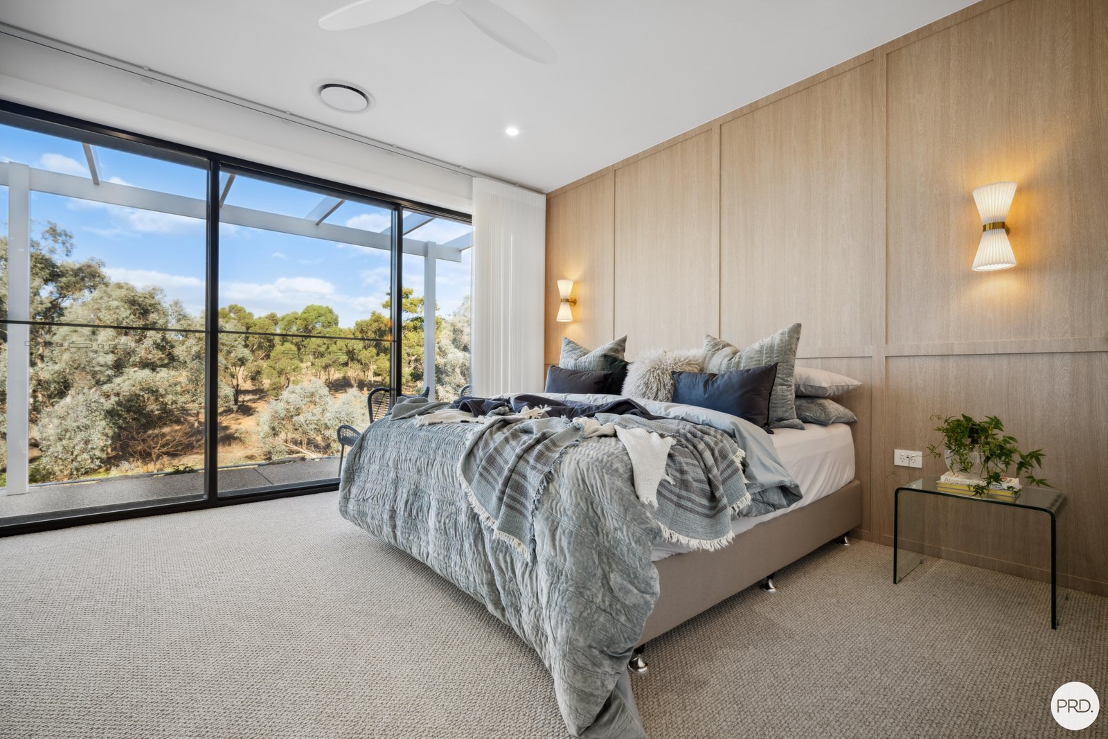 17 Unaipon Street LLOYD 18