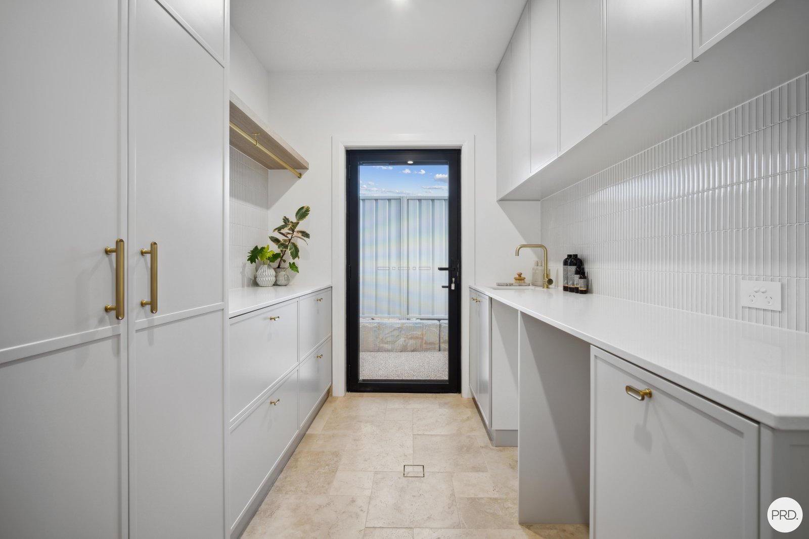 17 Unaipon Street LLOYD 31