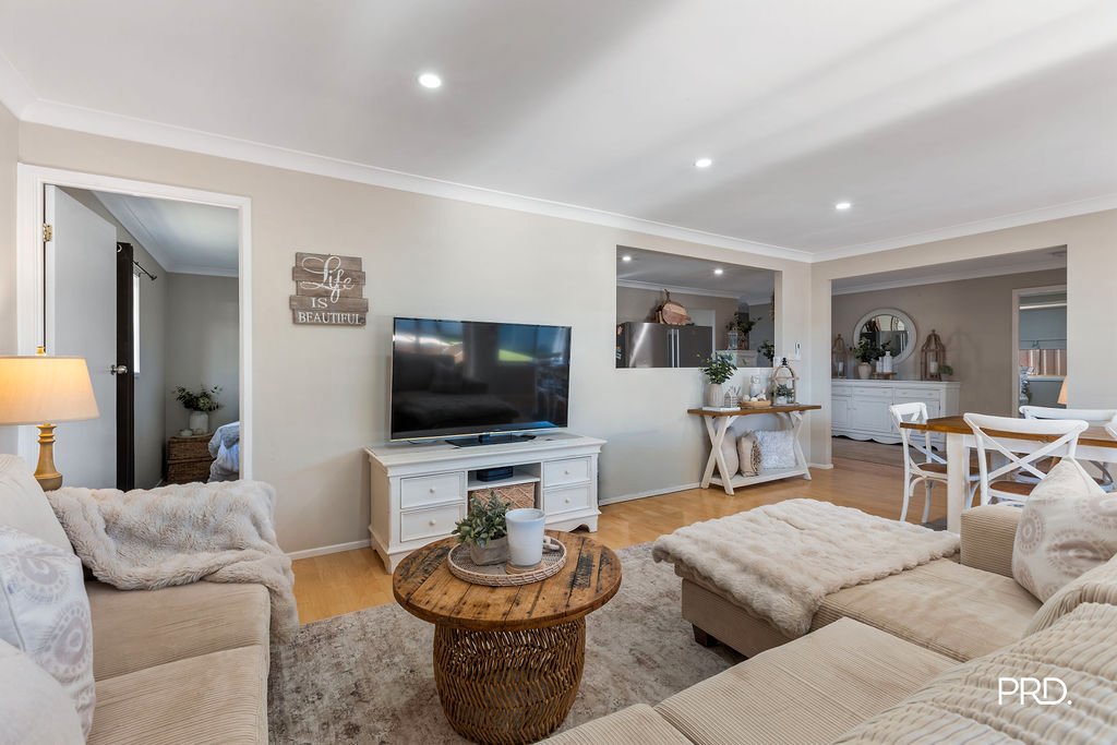 17 Vivaldi Crescent CLAREMONT MEADOWS 3