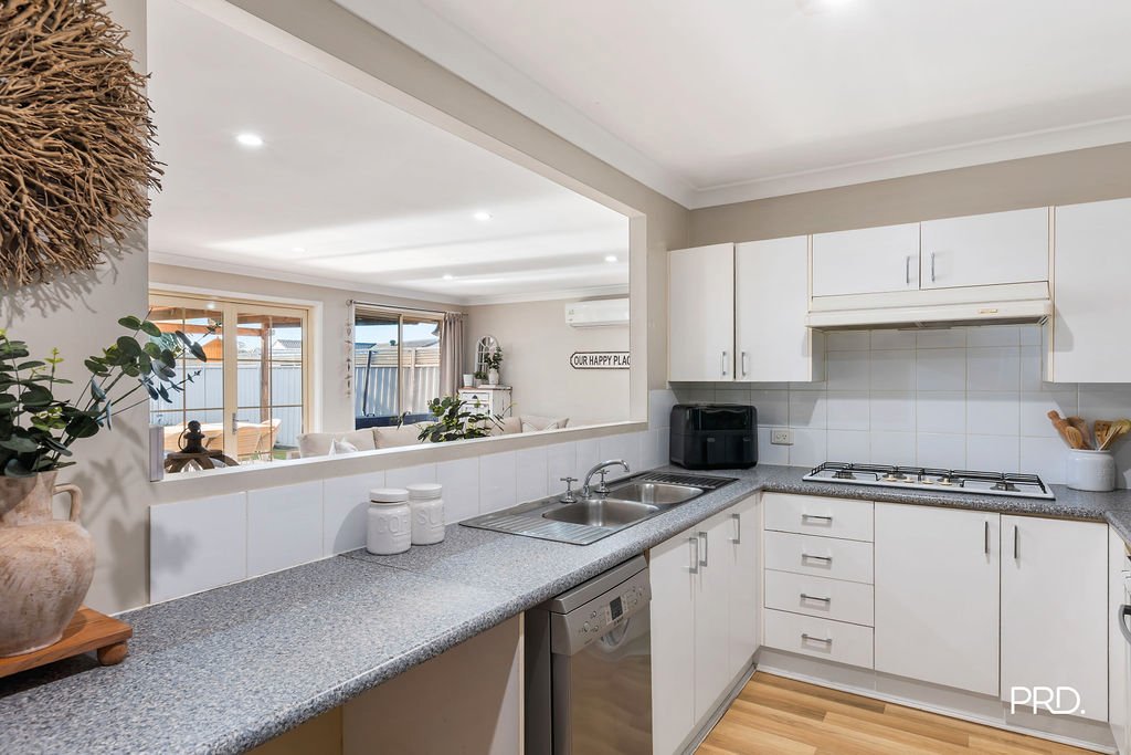 17 Vivaldi Crescent CLAREMONT MEADOWS 9