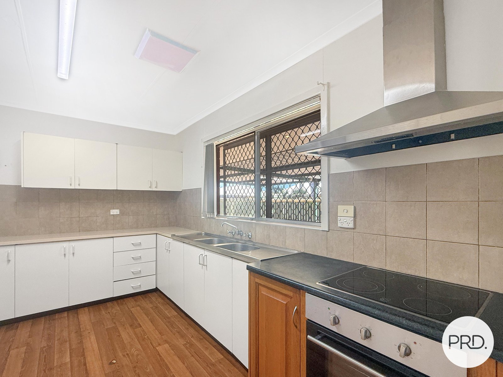 17 Viveash Way BULGARRA 3