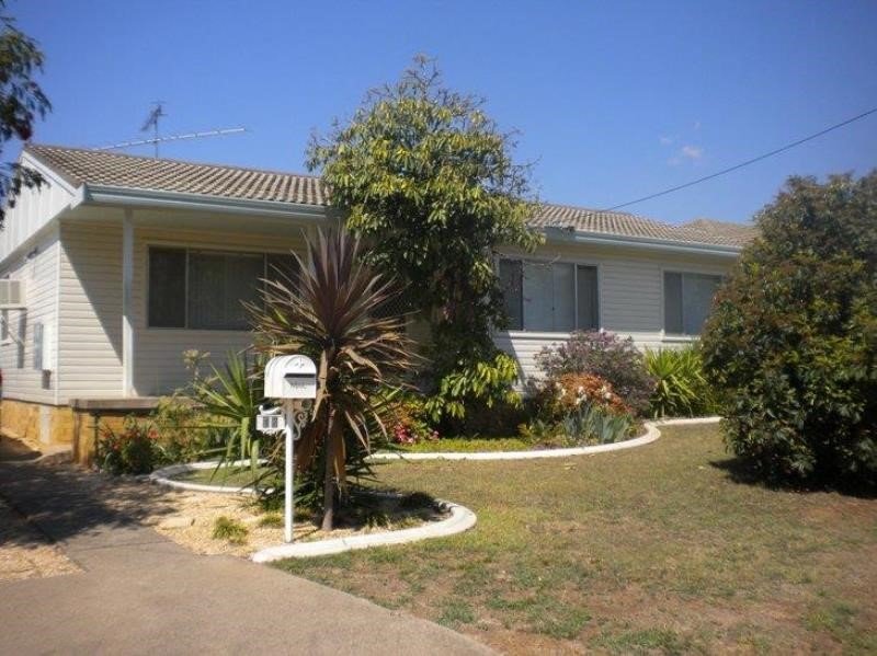 17 Warren Street TAMWORTH 1