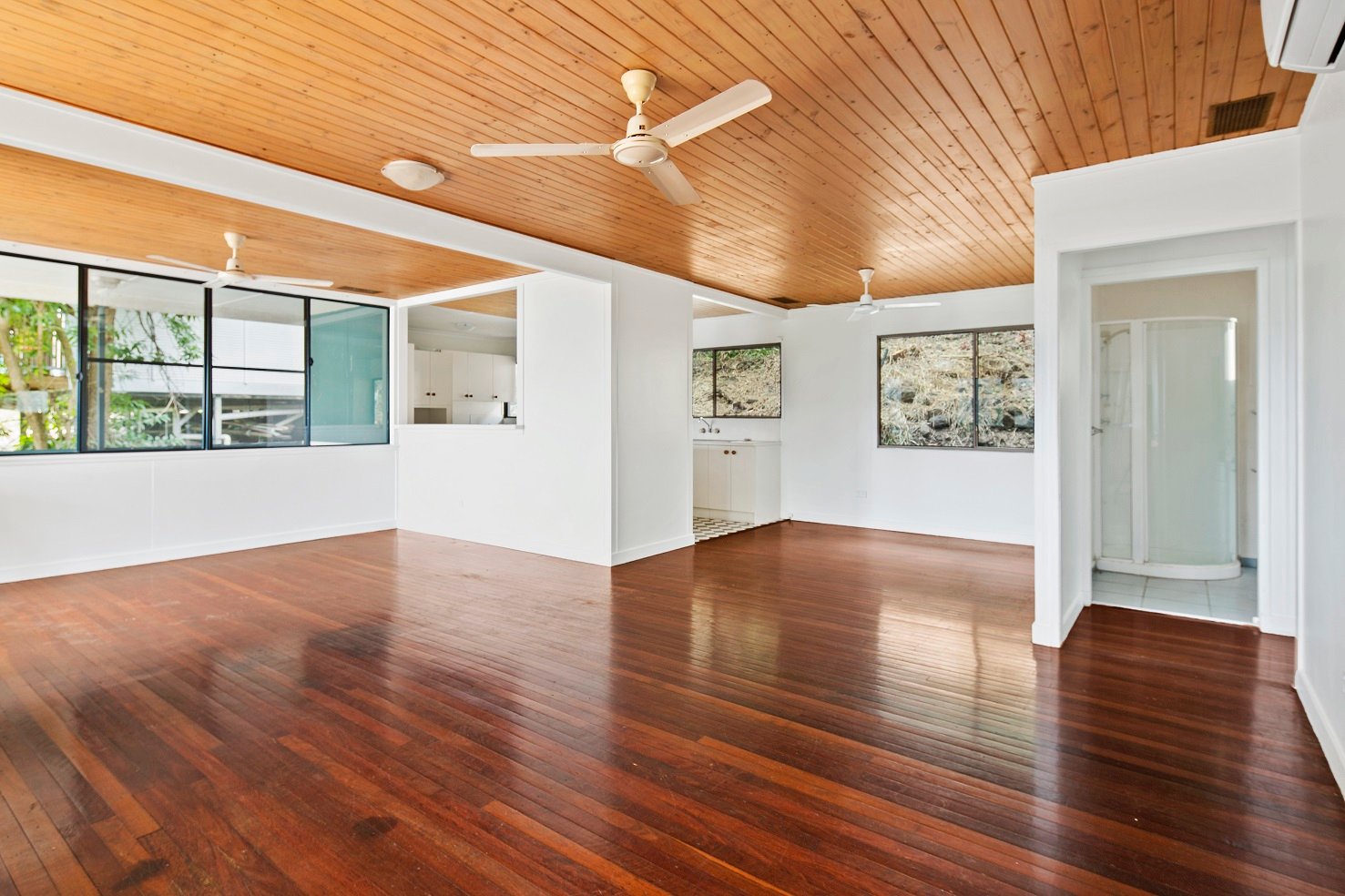 17 Warruga Street CANNONVALE 2