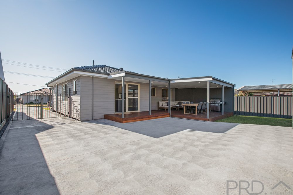 17 Weingartner Avenue TARRO 7