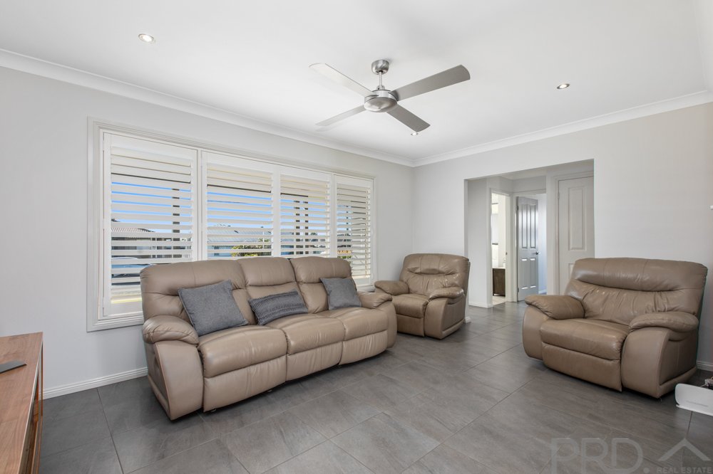 17 Weingartner Avenue TARRO 12