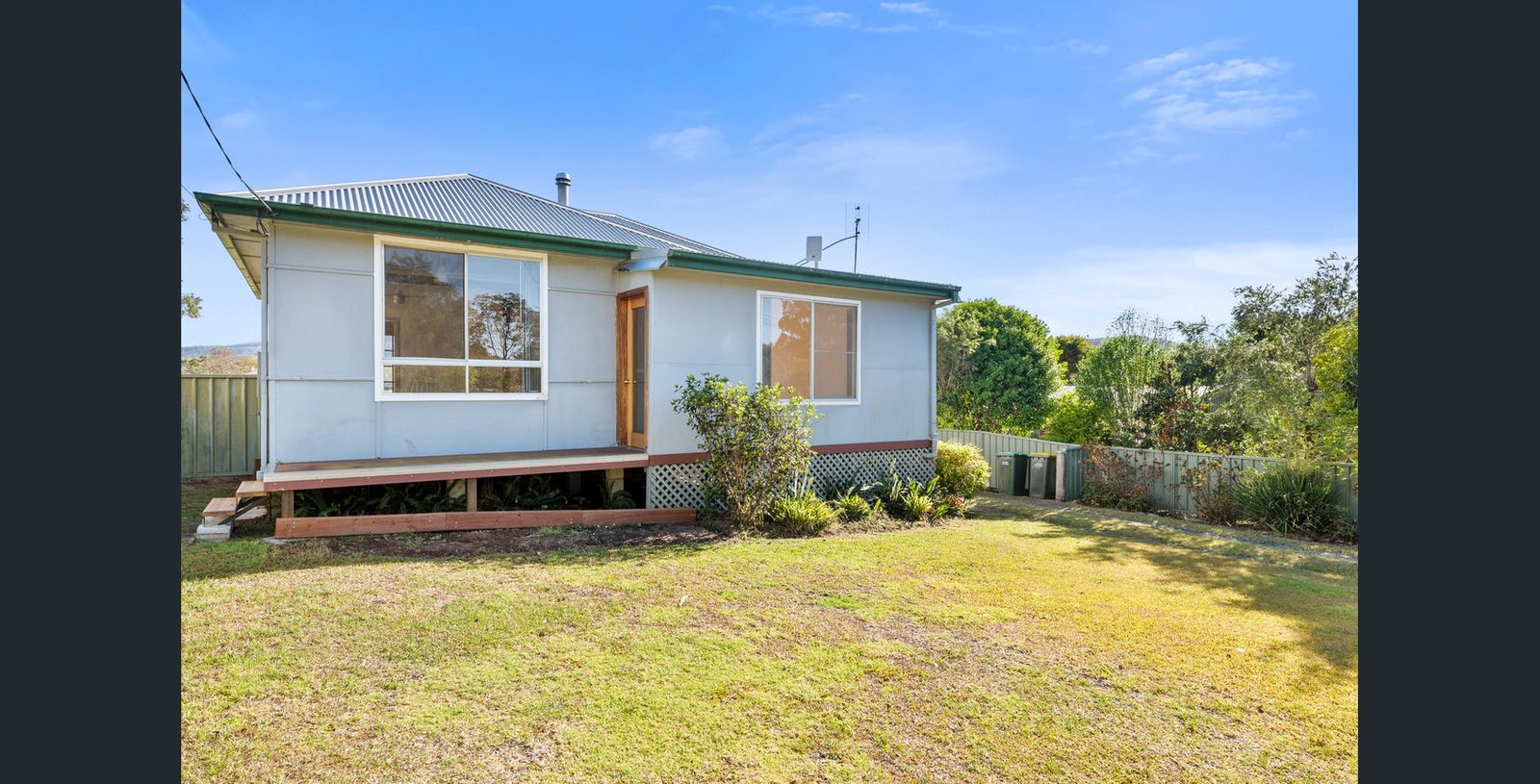 17 Weir Street NANA GLEN 4