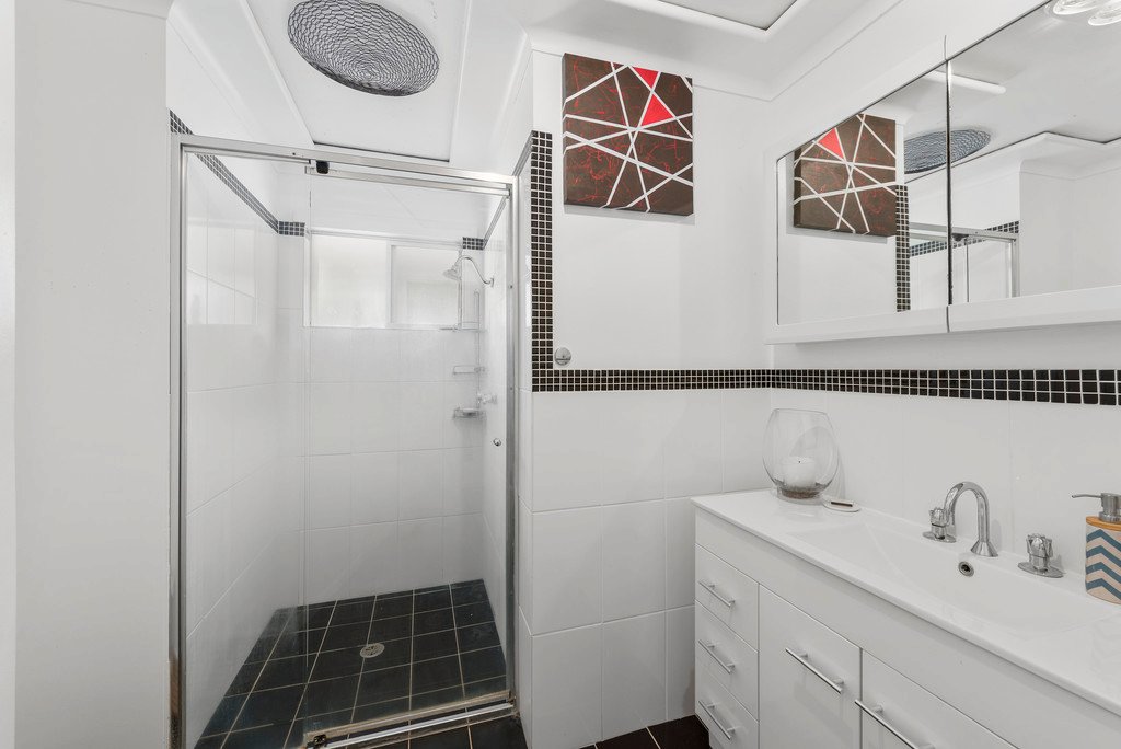 17 Wentworth Ave  COFFS HARBOUR 4