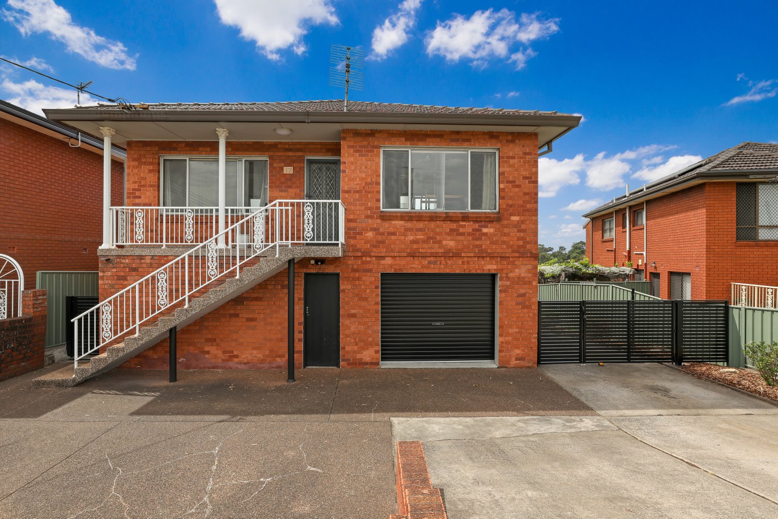 17 Weringa Ave LAKE HEIGHTS 1