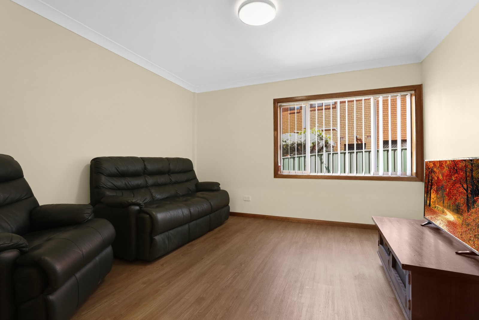 17 Weringa Ave LAKE HEIGHTS 10