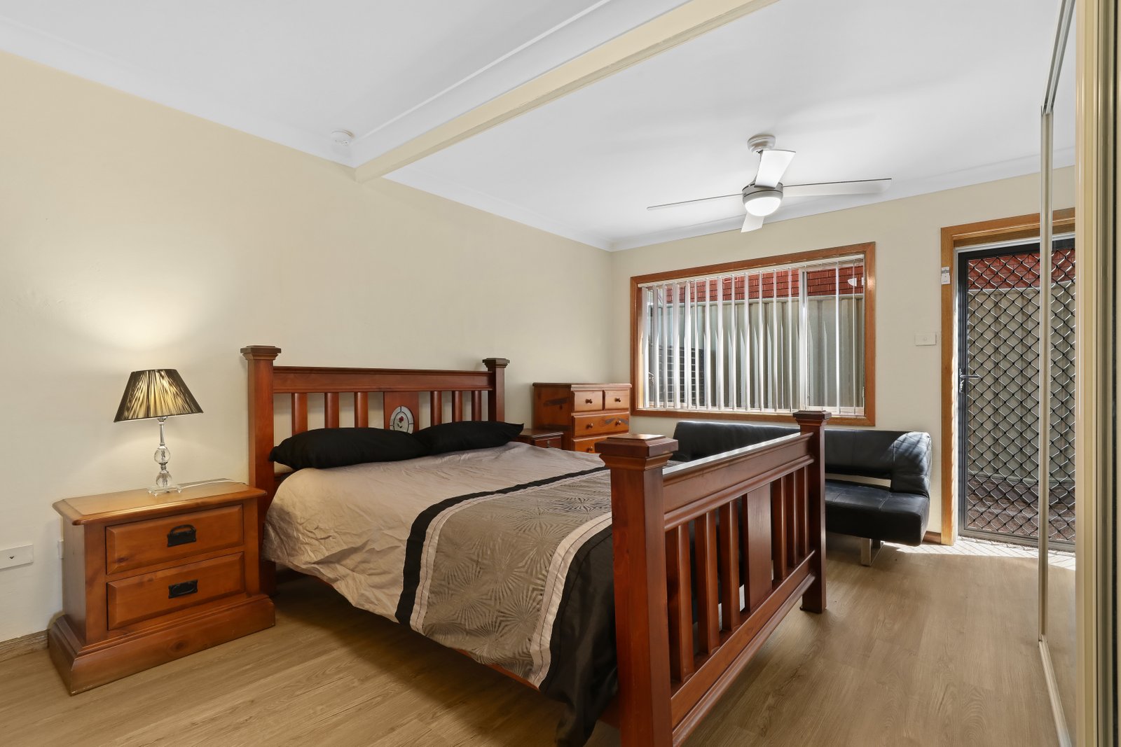 17 Weringa Ave LAKE HEIGHTS 11