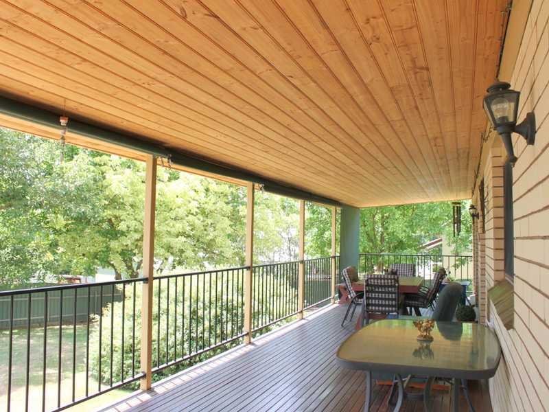 17 William Street TUMBARUMBA 14