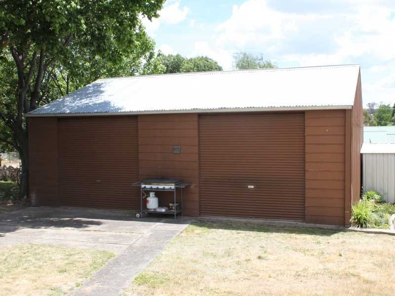 17 William Street TUMBARUMBA 19