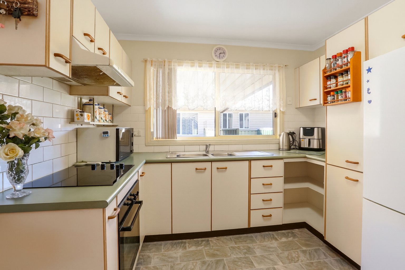 17 Willow Crescent KANAHOOKA 2
