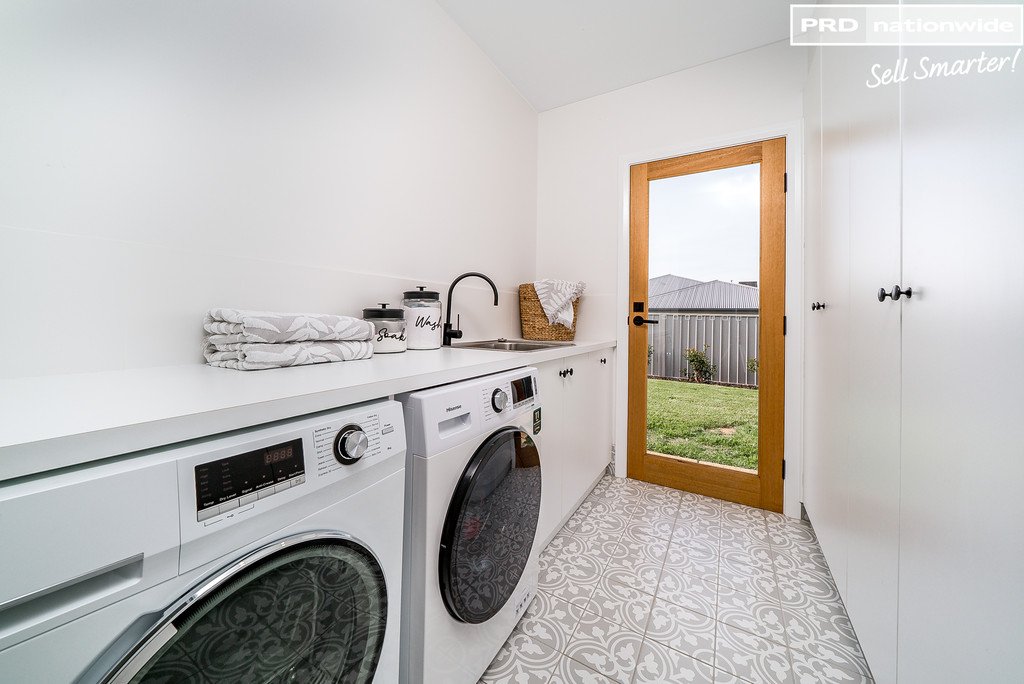 17 Wiveon Street GOBBAGOMBALIN 13