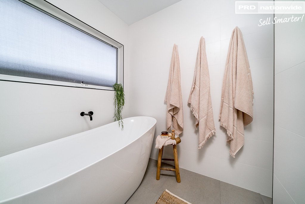 17 Wiveon Street GOBBAGOMBALIN 15