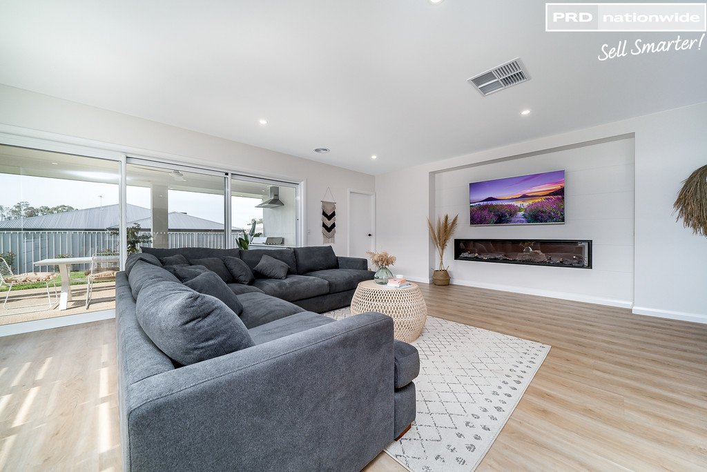 17 Wiveon Street GOBBAGOMBALIN 20