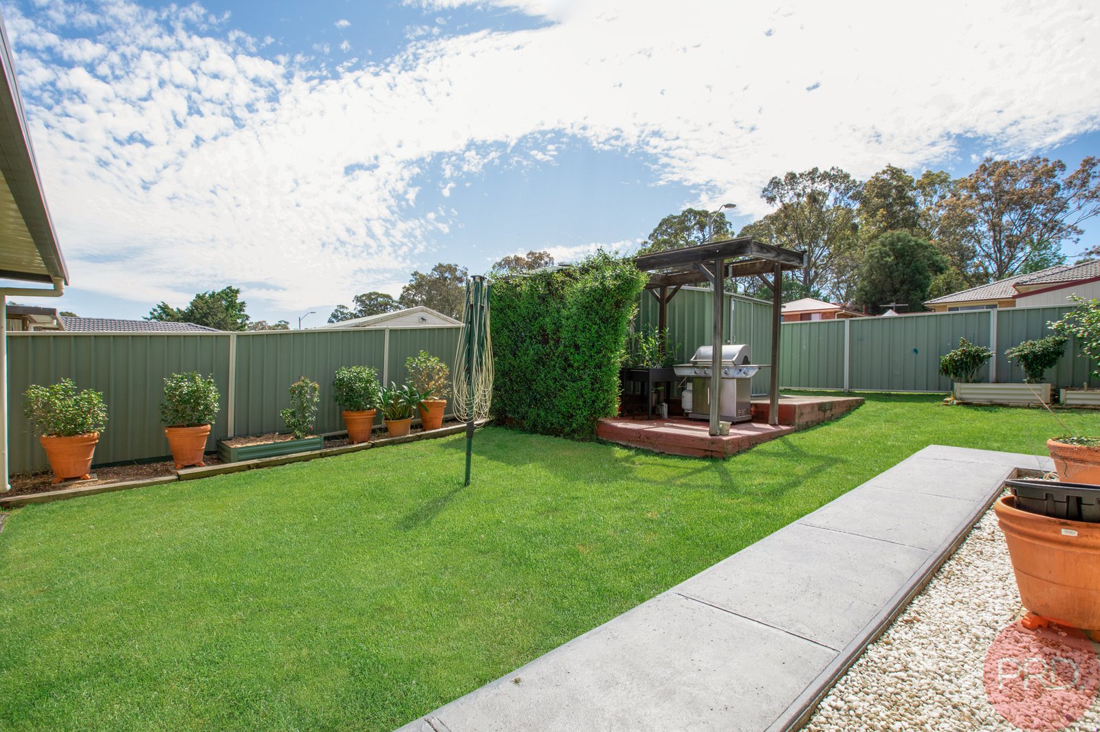 17 Woolley Close THORNTON 13