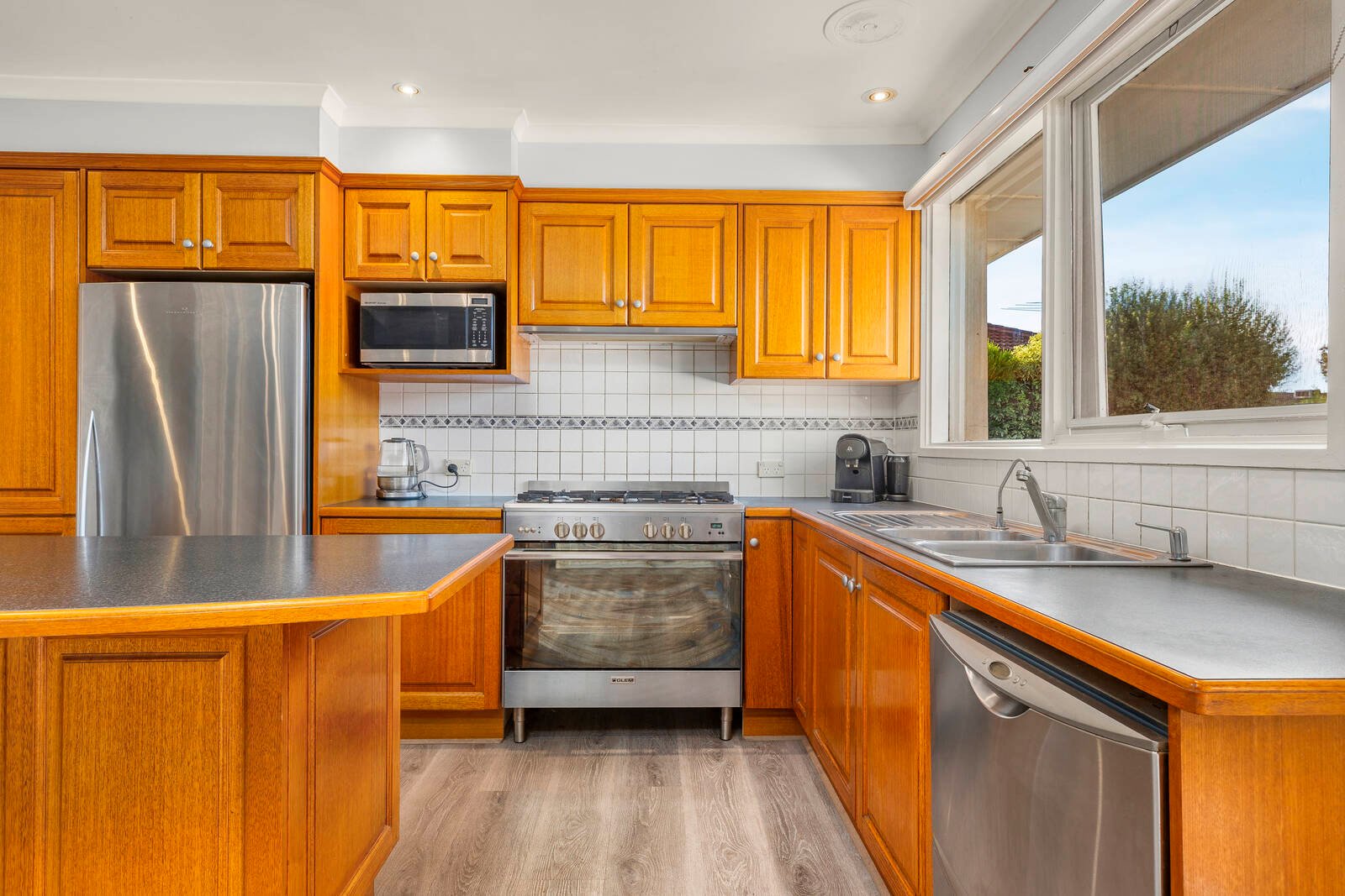 Real Estate and Property in 17 Woorarra Avenue, Doncaster East, VIC