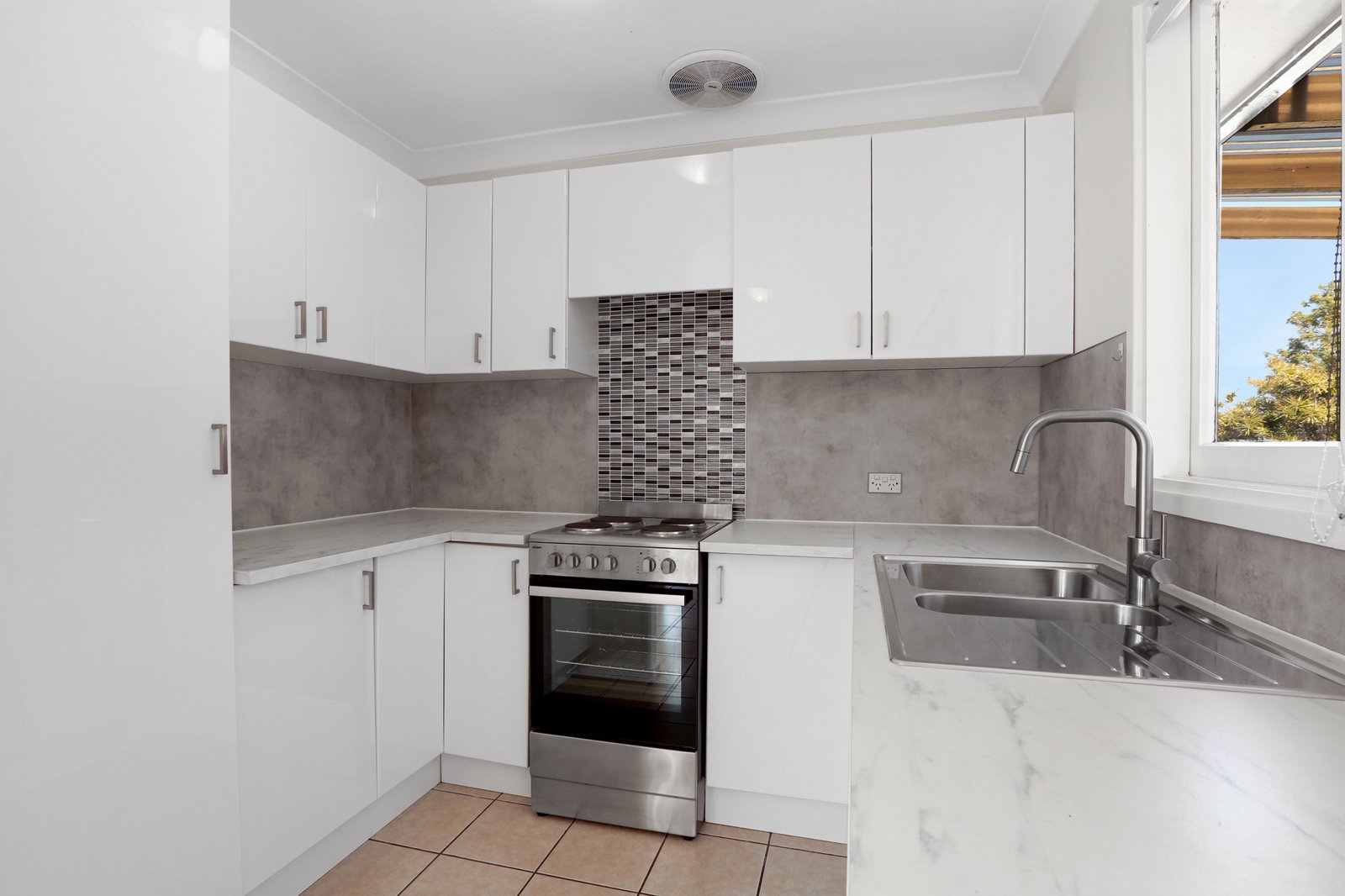 17 Wybalena Avenue KOONAWARRA 3