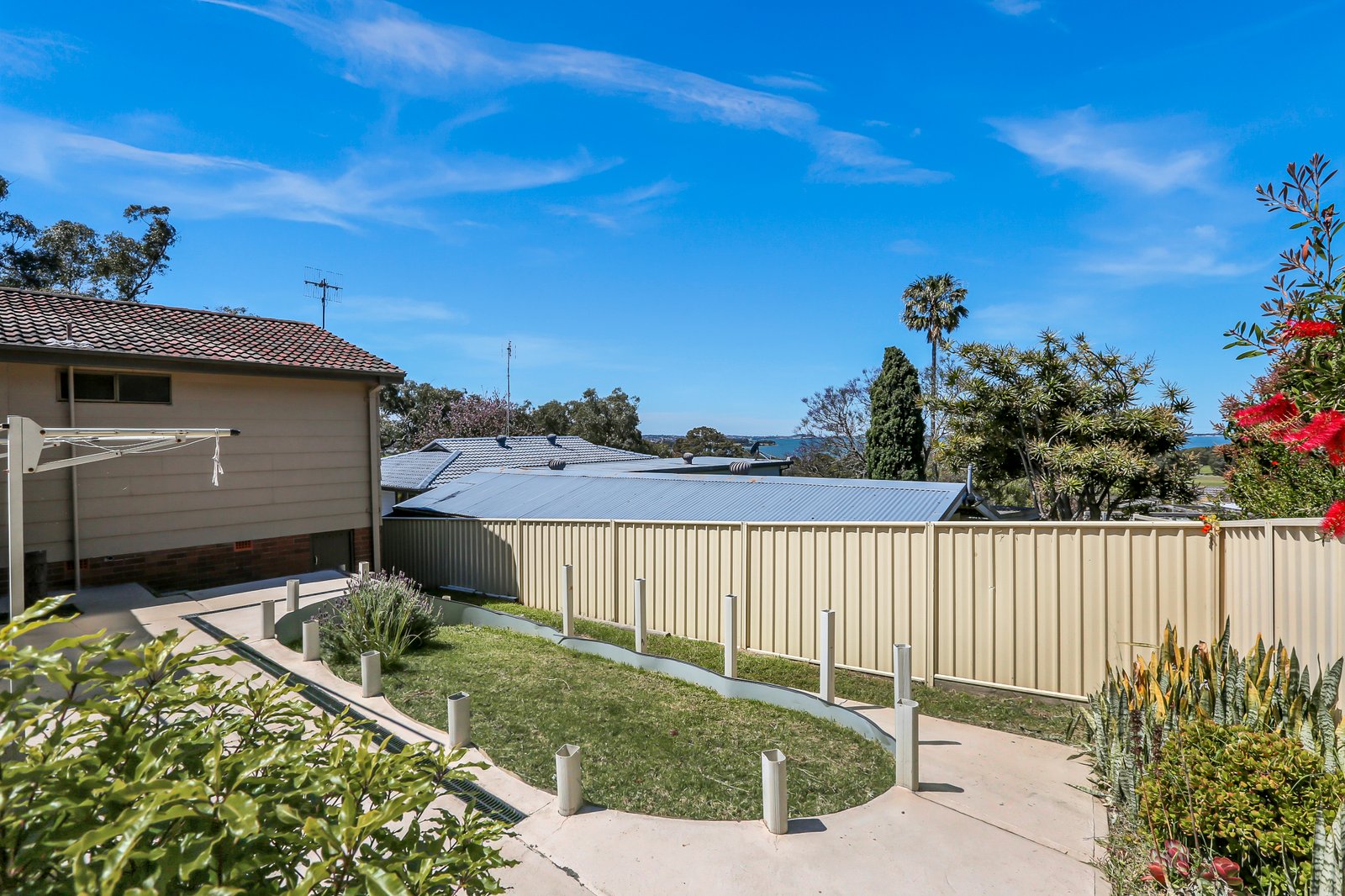 17 Wybalena Avenue KOONAWARRA 12